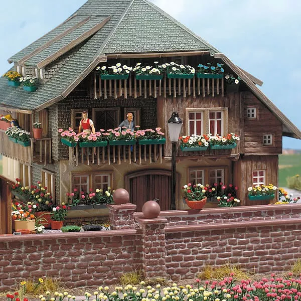 Busch 1208 HO Scale Window Box Set -- Kit - 6 Window Boxes with Flowers