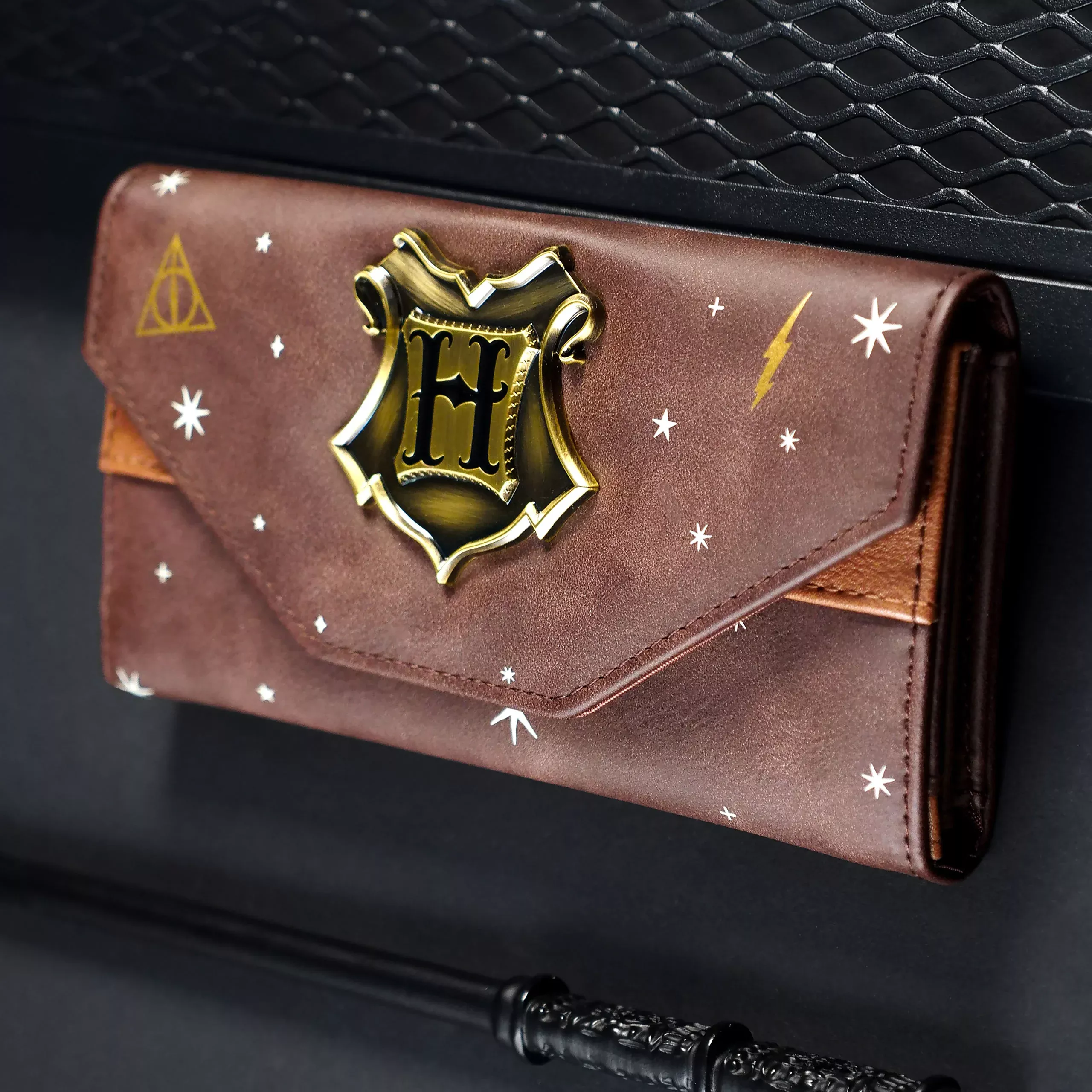 Harry Potter - Hogwarts Metal Crest Wallet