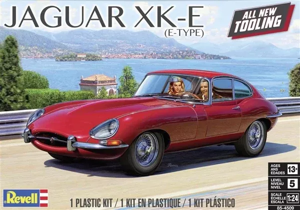 Jaguar XK-E (E-Type) (1/24th Scale) Plastic Vehicle Model Kit RMX854509