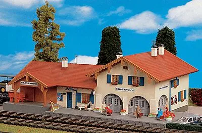 Kibri 39388 HO Scale Grasbrunn Station - Kit