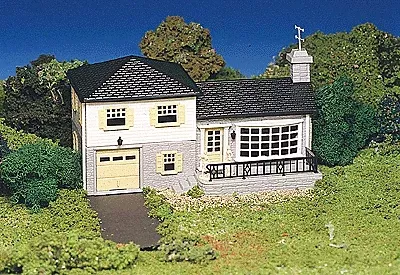 Plasticville Classic Kit - Split-Level House HO